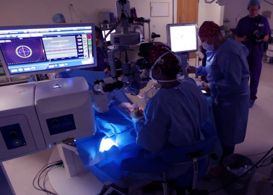 Sheraz Daya using the Victus Femtosecond Laser using a new innovative technique at Centre for Sight